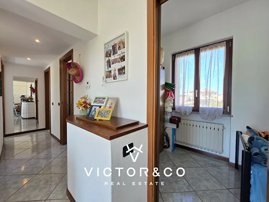 Immagine 15 di Quadrilocale in vendita  in VIA BATTISTI snc a Romentino