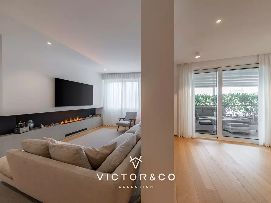 Immagine 40 di Attico in vendita  a Novara