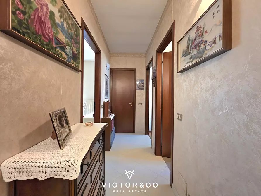 Immagine 14 di Quadrilocale in vendita  in Piazza Nobili de Toma 9 a Omegna