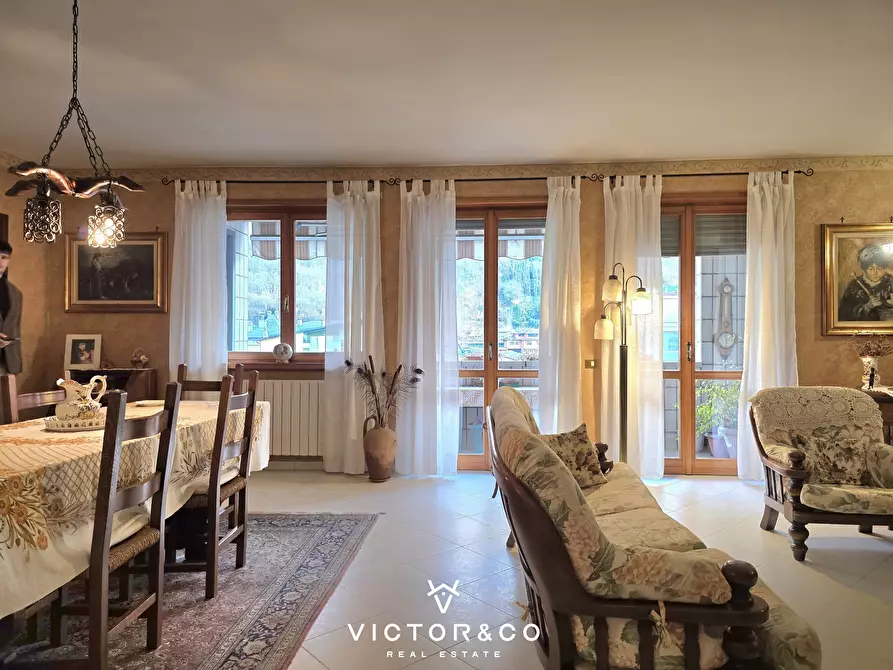 Immagine 4 di Quadrilocale in vendita  in Piazza Nobili de Toma 9 a Omegna