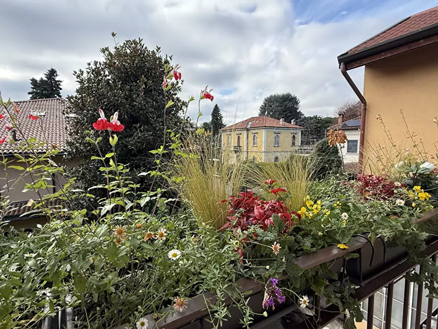 Immagine 3 di Bilocale in vendita  in Via Giuseppe Sirtori 1 a Carate Brianza