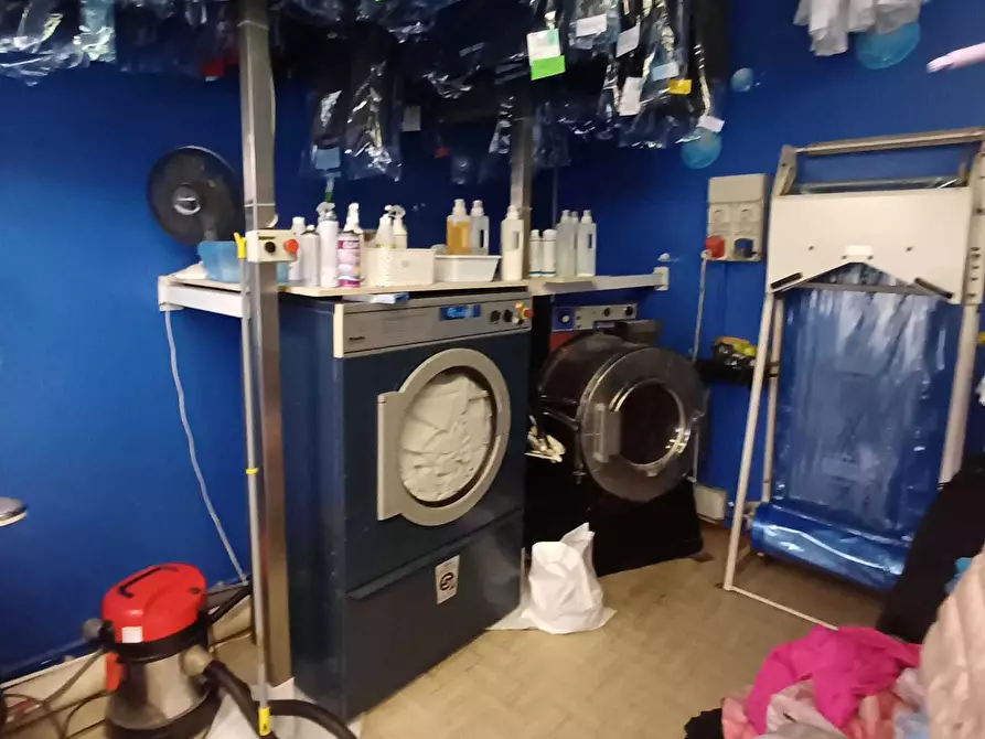 Immagine 8 di Attività commerciale in vendita  a Varano De' Melegari