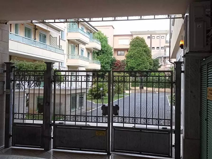 Immagine 3 di Trilocale in affitto  a Massa