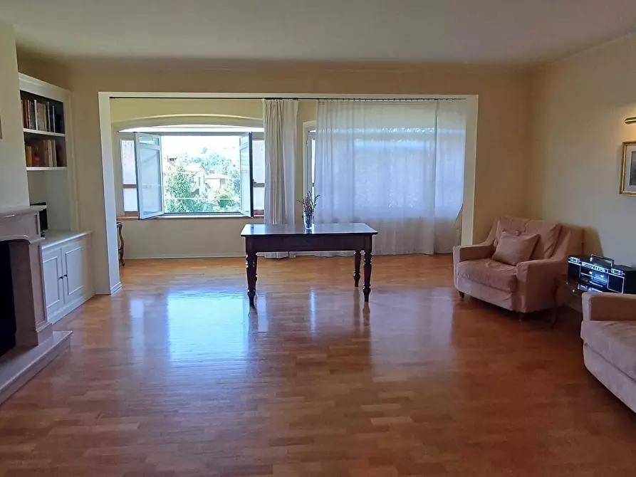 Immagine 9 di Casa bifamiliare in vendita  a Varano De' Melegari