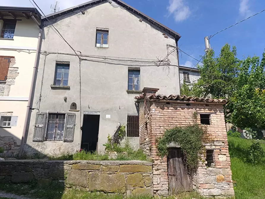 Immagine 1 di Porzione di casa in vendita  a Pellegrino Parmense