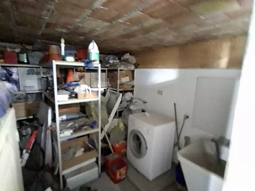 Immagine 57 di Trilocale in vendita  a Medesano