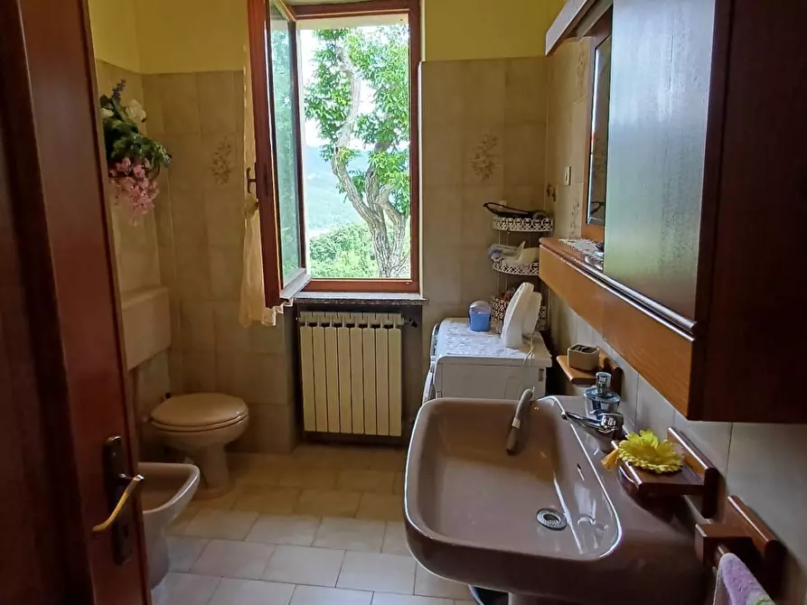 Immagine 18 di Casa indipendente in vendita  a Valmozzola