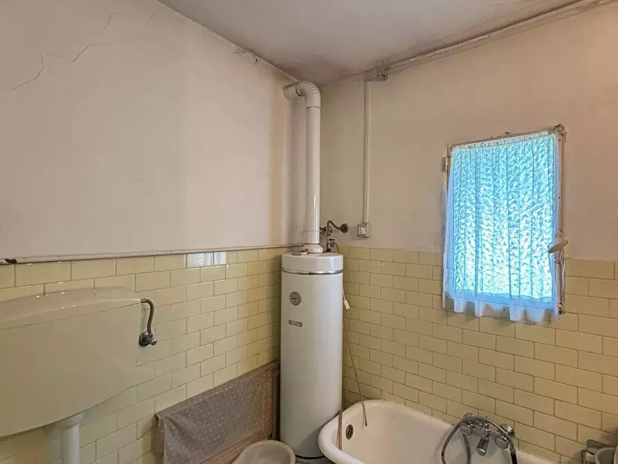 Immagine 10 di Porzione di casa in vendita  a Terenzo