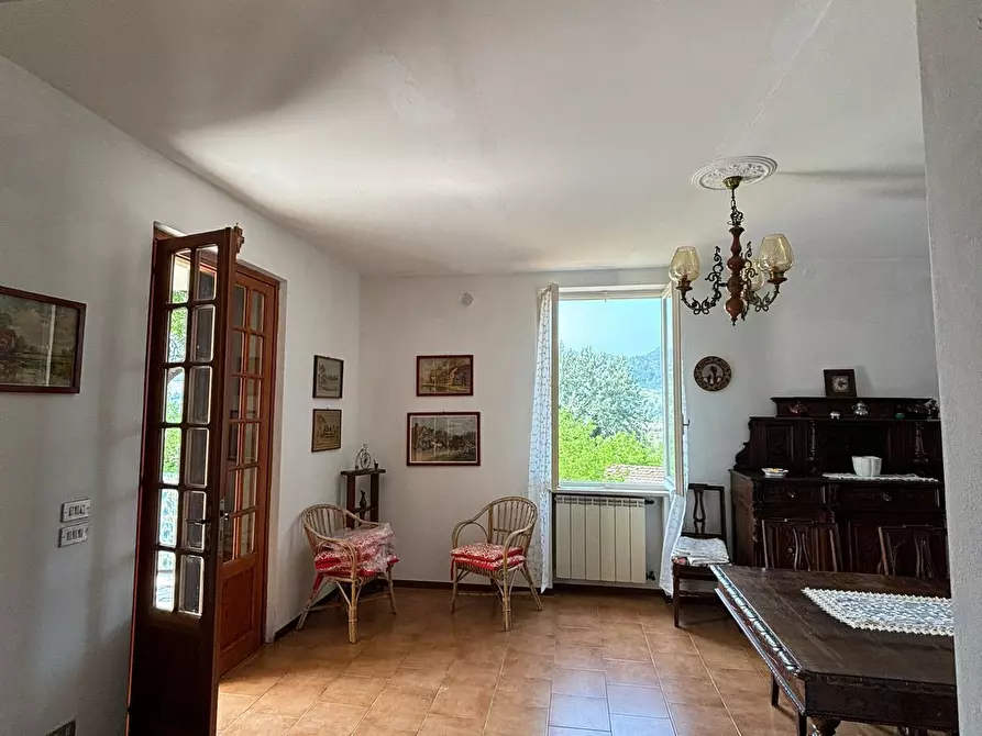 Immagine 1 di Trilocale in affitto  a Varano De' Melegari