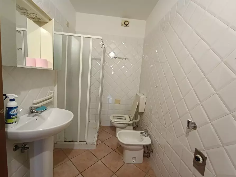 Immagine 22 di Trilocale in vendita  a Varano De' Melegari