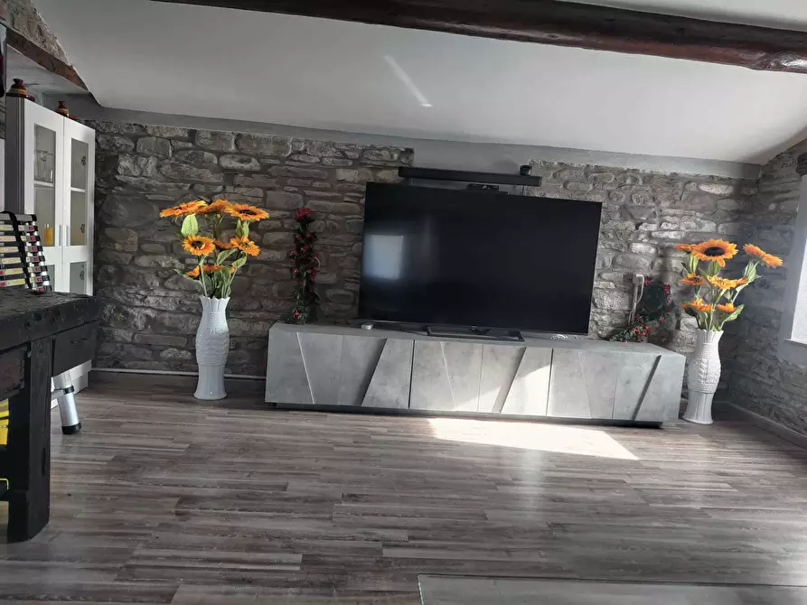 Immagine 33 di Casa indipendente in vendita  a Varano De' Melegari