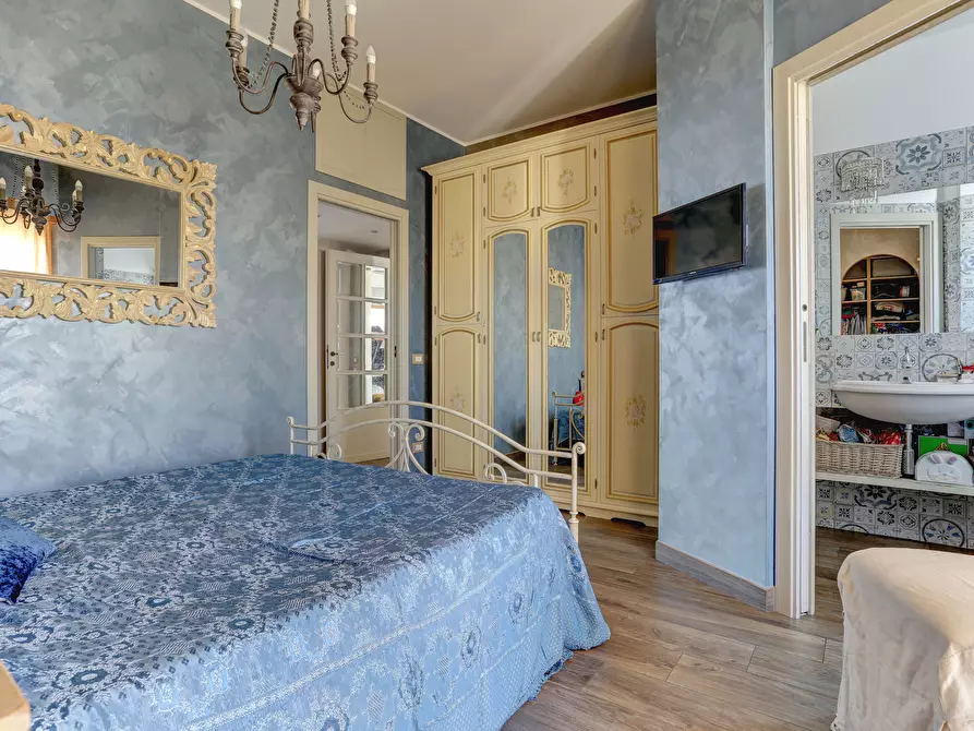 Immagine 13 di Attico in vendita  in Via Davide Campari 10 a Roma