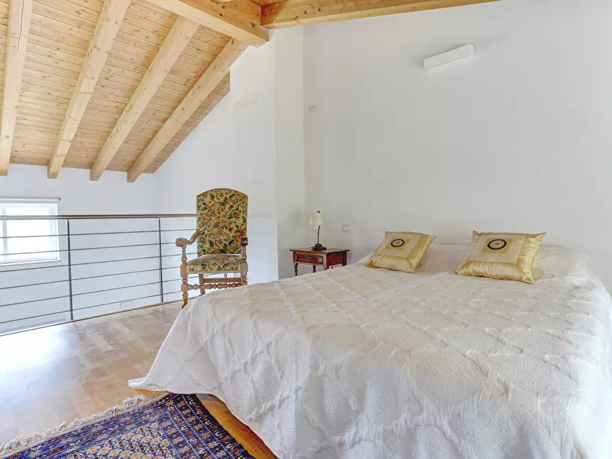 Immagine 13 di Villa in vendita  in Via del Fontanile di Mezzaluna 231 a Fiumicino