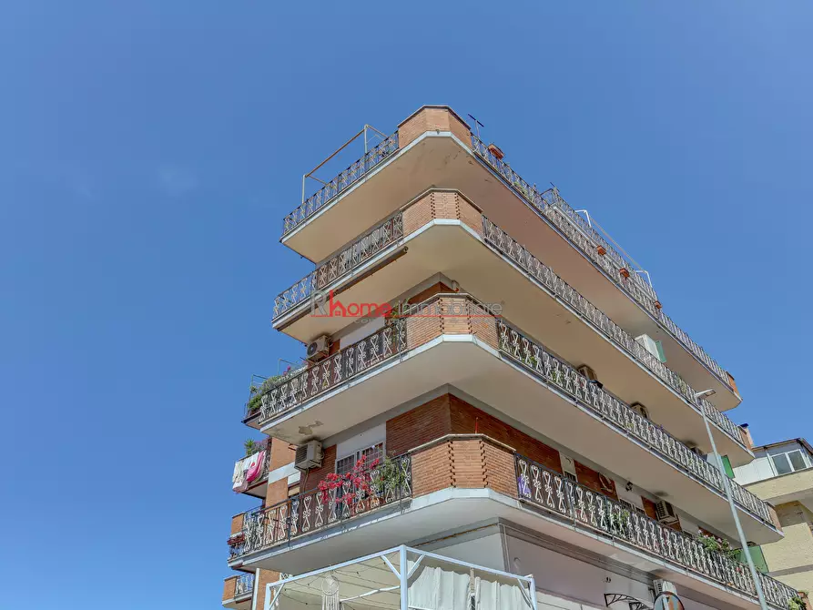 Immagine 22 di Trilocale in vendita  in Via Monte Lupo Fiorentino 99 a Roma