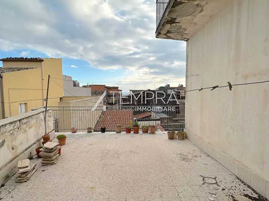 Immagine 17 di Casa indipendente in vendita  a Biancavilla