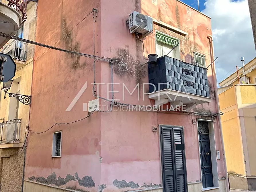 Immagine 14 di Casa indipendente in vendita  a Adrano