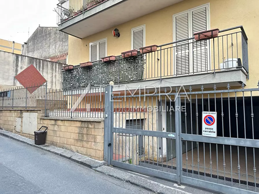 Immagine 32 di Appartamento in vendita  a Aci Castello