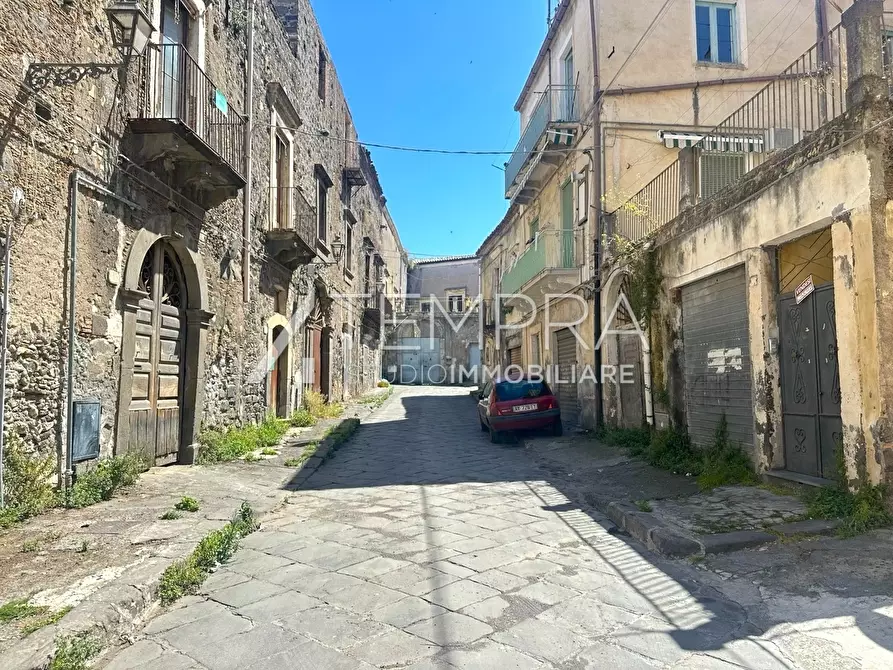 Immagine 25 di Appartamento in vendita  a Adrano