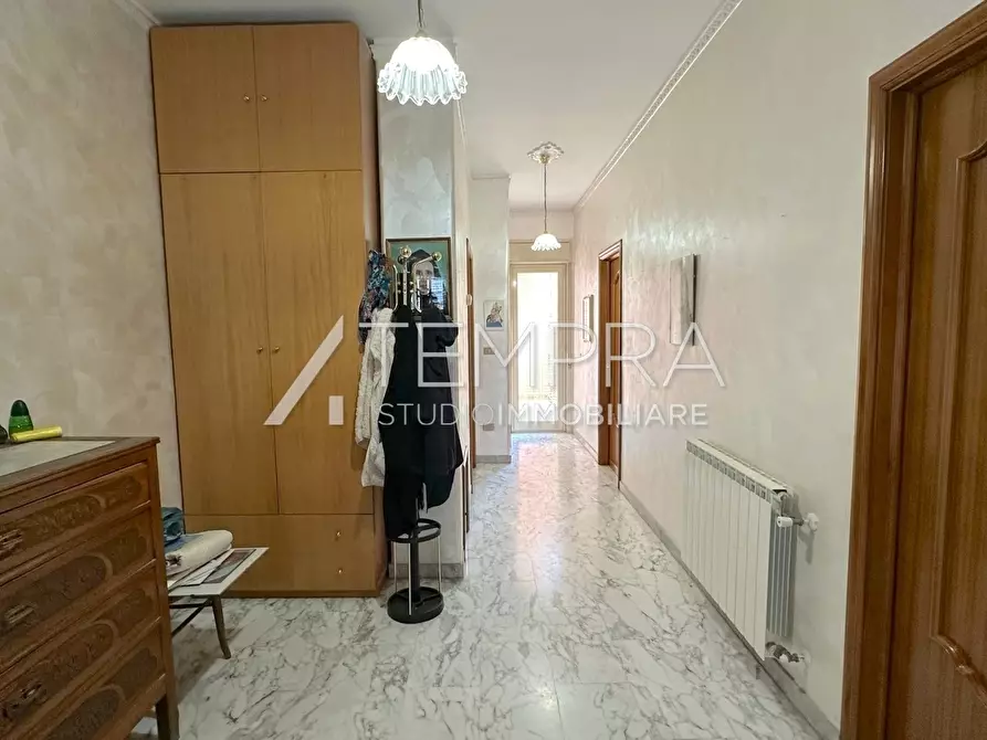 Immagine 16 di Appartamento in vendita  a Adrano