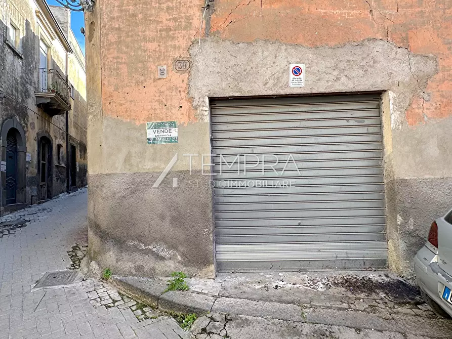 Immagine 25 di Casa indipendente in vendita  in Via Costa 22 a Adrano