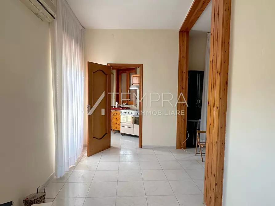 Immagine 3 di Appartamento in vendita  in VIA TOMMASEO 35 a Adrano