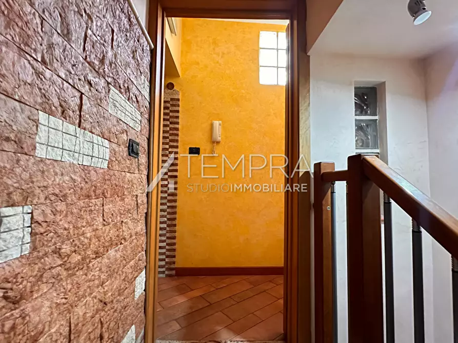 Immagine 15 di Casa indipendente in vendita  a Adrano