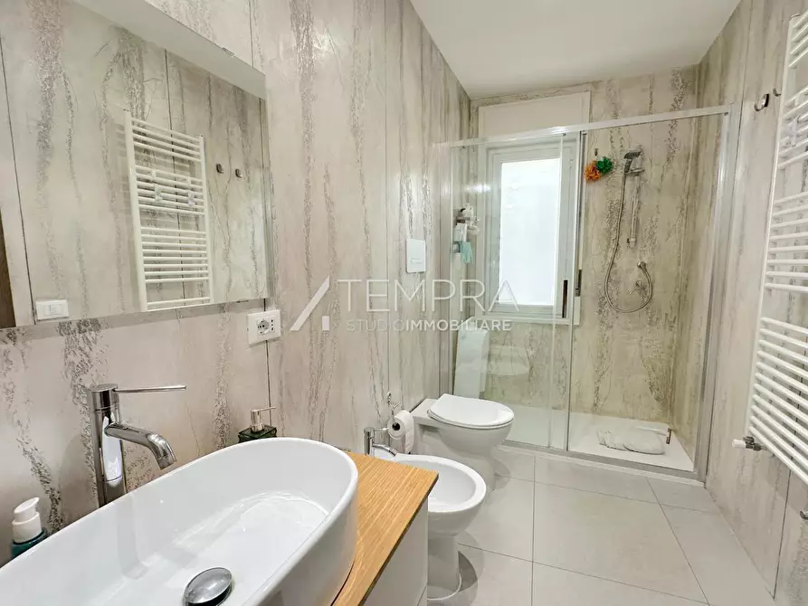 Immagine 14 di Appartamento in vendita  in VIA PASCAL a Adrano