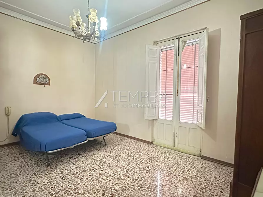 Immagine 7 di Casa indipendente in vendita  in Piazza Giuseppe di Vittorio a Adrano