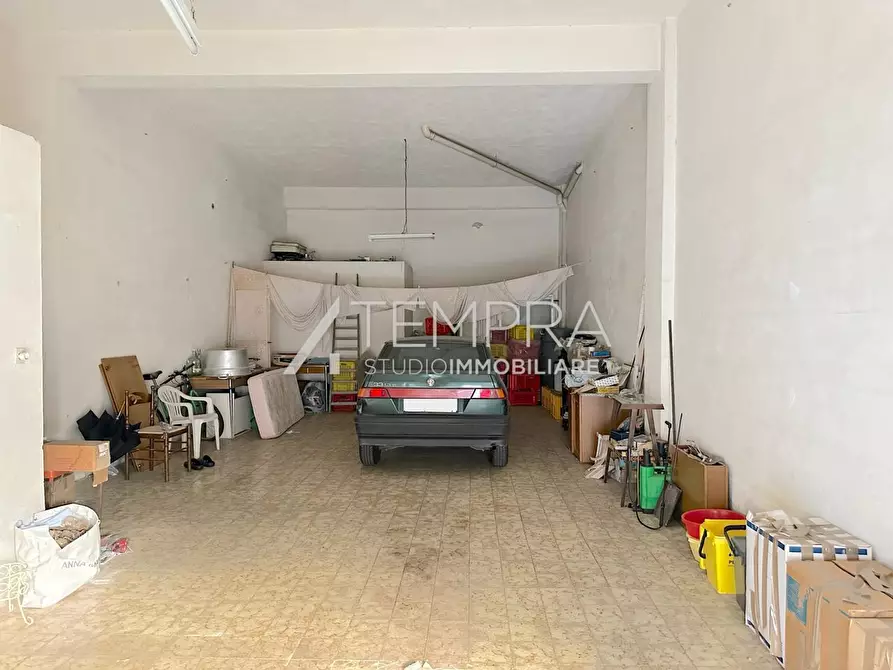 Immagine 19 di Appartamento in vendita  in Via della Costituzione 32 a Adrano