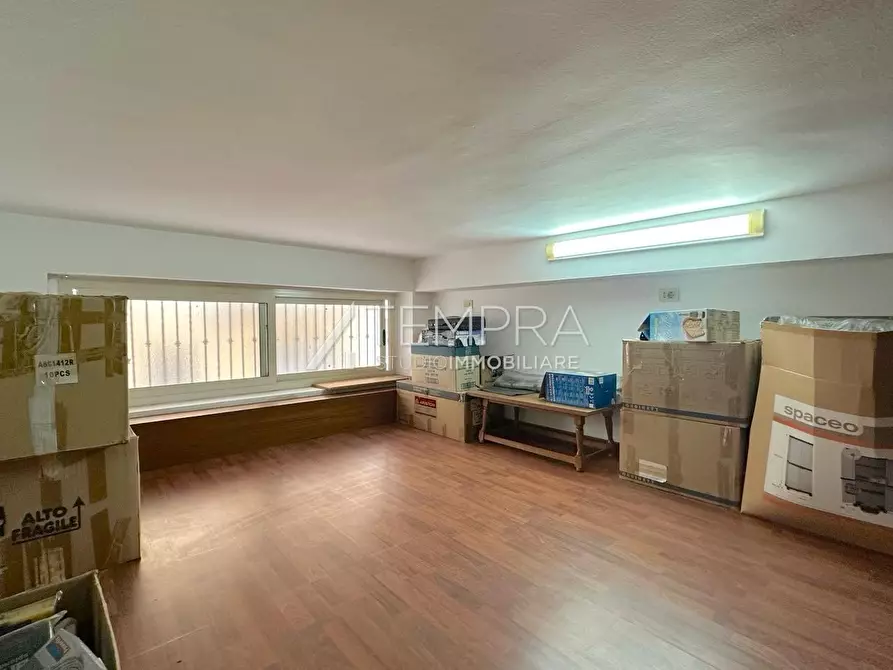 Immagine 21 di Casa indipendente in vendita  a Adrano