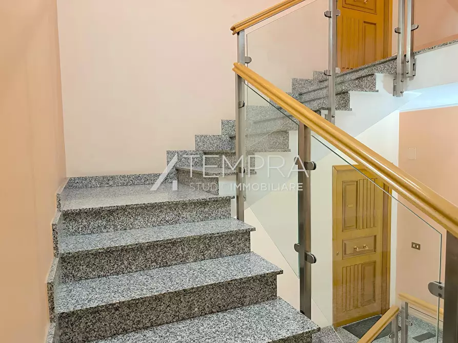Immagine 23 di Appartamento in vendita  in Via Frans Kafka 1 a Adrano