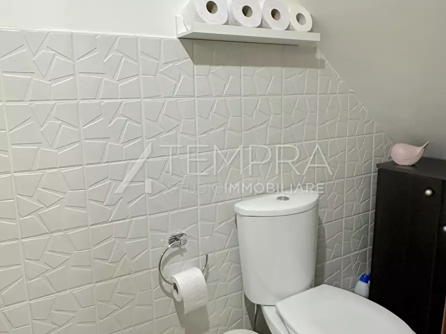 Immagine 8 di Casa indipendente in vendita  a Adrano