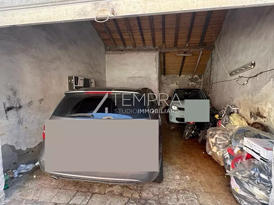 Immagine 3 di Garage in vendita  a Adrano