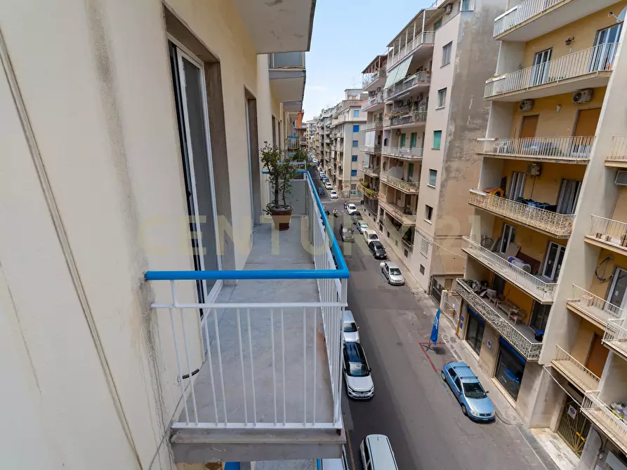 Immagine 37 di Quadrilocale in affitto  in Via Genova 64 a Catania