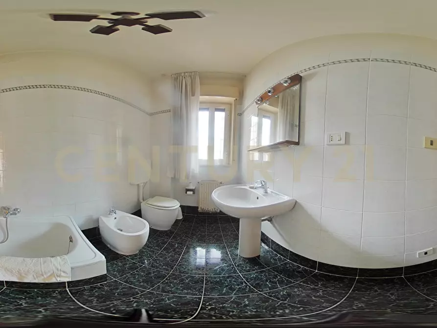 Immagine 48 di Pentalocale in vendita  in Via Stefano Vitale 12 a Catania