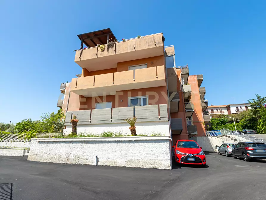Immagine 1 di Appartamento in vendita  in Via Acicastello 91 a Aci Castello