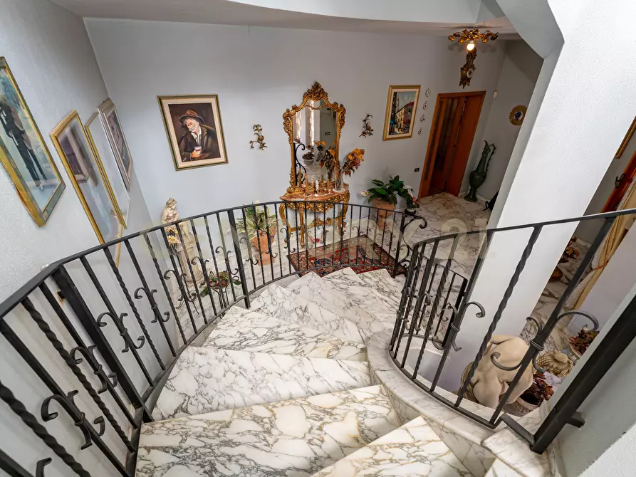 Immagine 41 di Villa in vendita  in Via Ottavia Penna 50 a Caltagirone