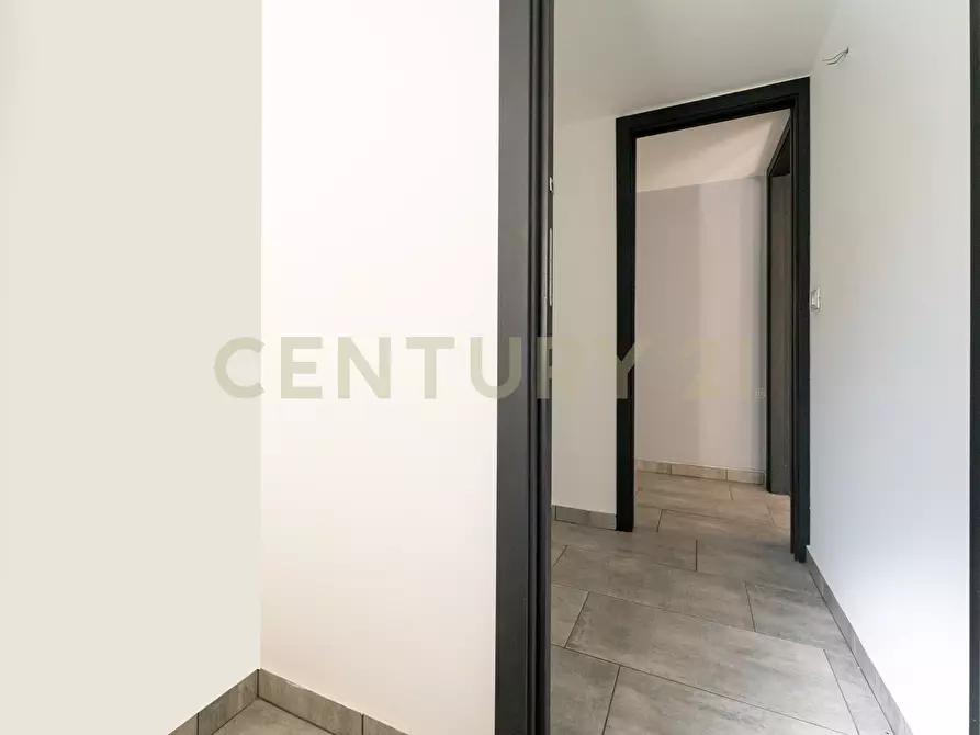 Immagine 27 di Locale commerciale in vendita  in Via Mario Sangiorgi 56 a Catania