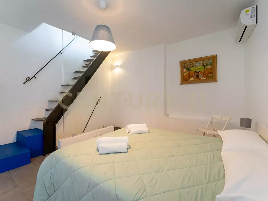 Immagine 83 di Casa bifamiliare in vendita  in Via della Palma a Catania