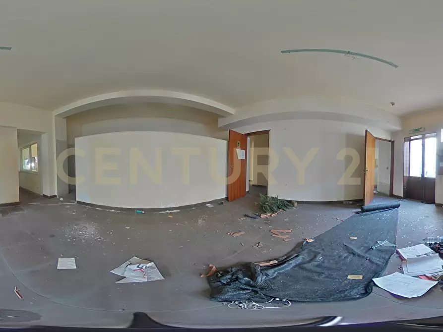 Immagine 85 di Showroom in vendita  in Via delle Scuole 1 a Aci Castello