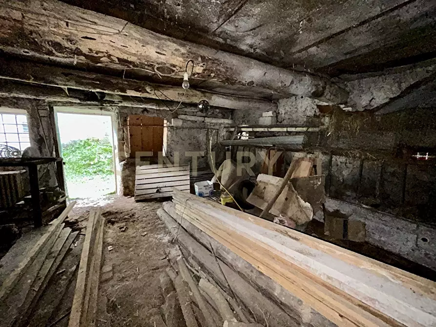 Immagine 14 di Rustico / casale in vendita  in Contrada Tezze a Velo Veronese