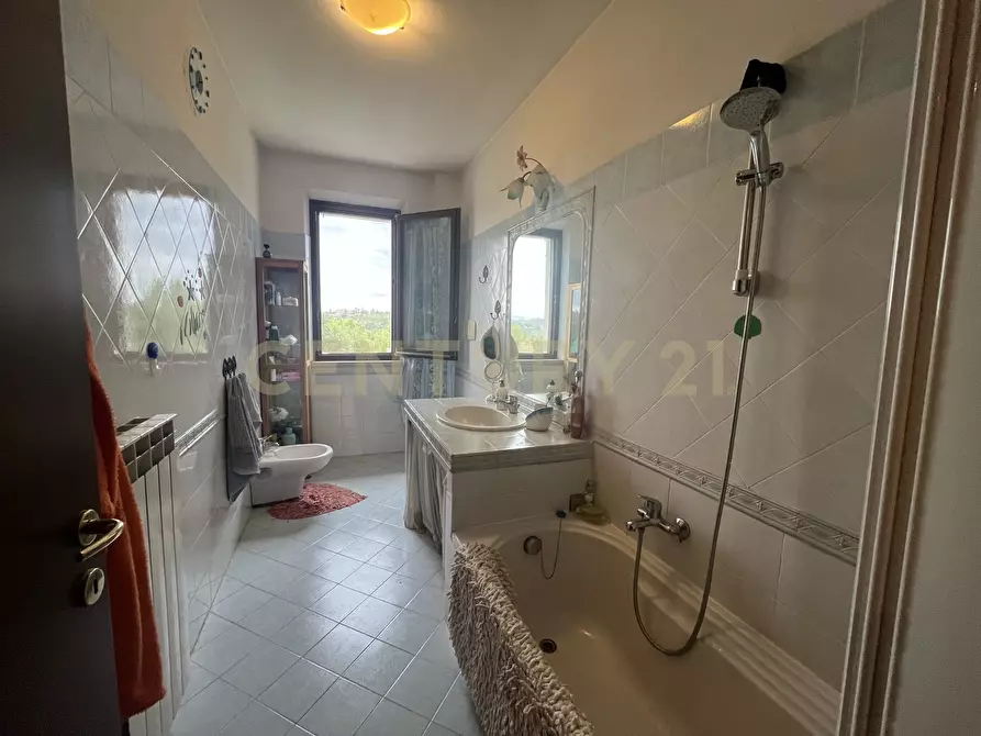 Immagine 22 di Villetta a schiera in vendita  in via della pace 7 a Montalcino