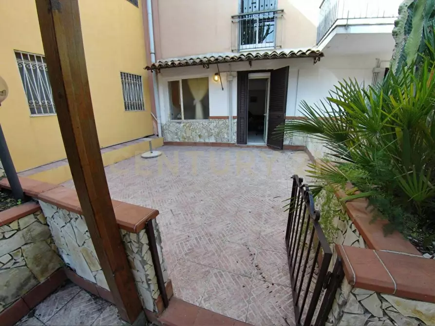 Immagine 5 di Villa in vendita  in Via Livorno 97 a Aci Castello