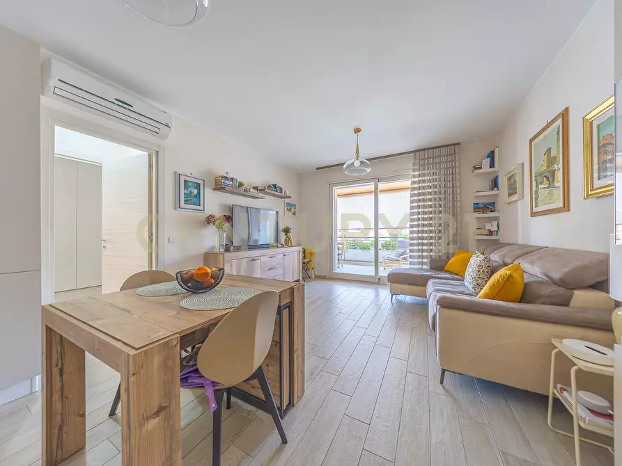 Immagine 1 di Bilocale in vendita  in Via Emanuela Loi 10 a Roma