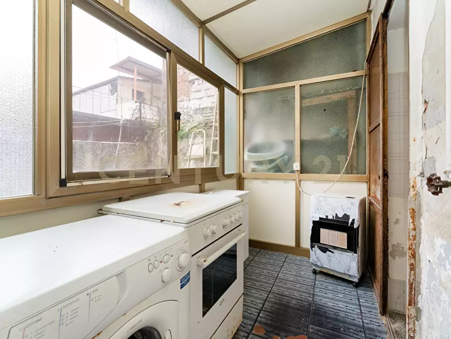Immagine 19 di Bilocale in vendita  in Via Wrzì 128 a Catania