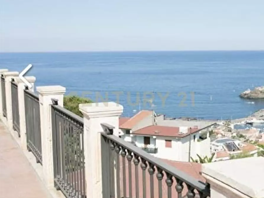 Immagine 51 di Villa in vendita  in manzella sn a Aci Castello