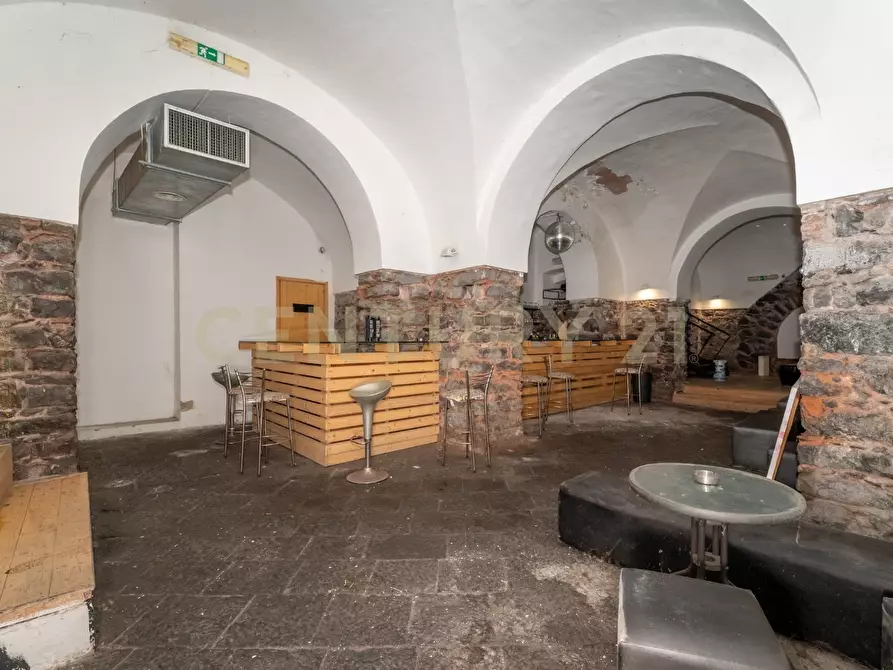 Immagine 16 di Locale commerciale in vendita  in Via Giuseppe Verdi 65 a Catania