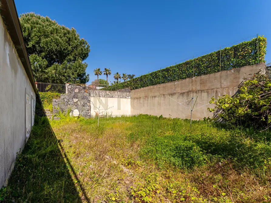 Immagine 88 di Villa in vendita  in Via Alcaloro Petrone 47 a Viagrande