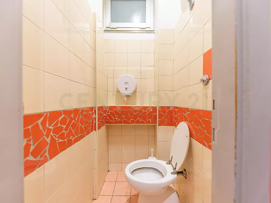 Immagine 15 di Bar / Ristorante in vendita  in Via Reno 2 a Roma