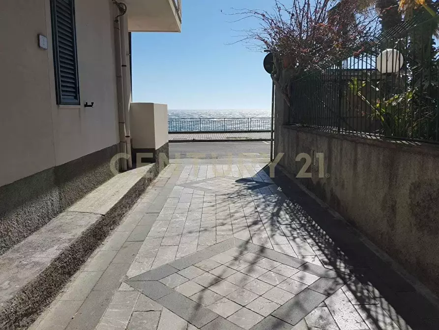 Immagine 3 di Attico in vendita  in Via Consolare Valeria snc a Sant'alessio Siculo